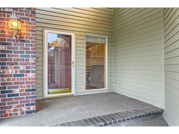 2370 NE JACKSON SCHOOL RD, Hillsboro, OR 97124