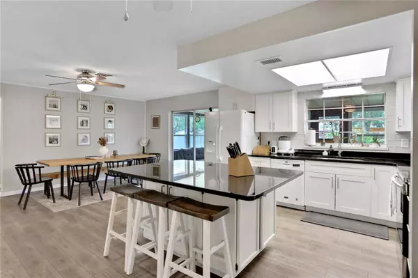 936 SOUTHPOINT LN, Lakeland, FL 33813