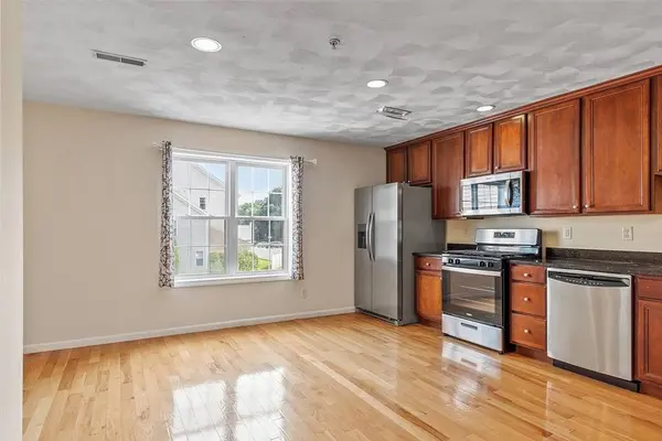 18 Dale St #6D, Andover, MA 01810