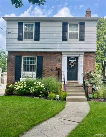 1412 Brys Dr, Grosse Pointe Woods, MI 48236