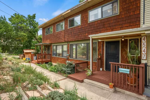 4547 White #B, Los Alamos, NM 87544