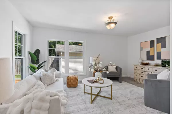 2709 E Whittaker, Saint Francis, WI 53235