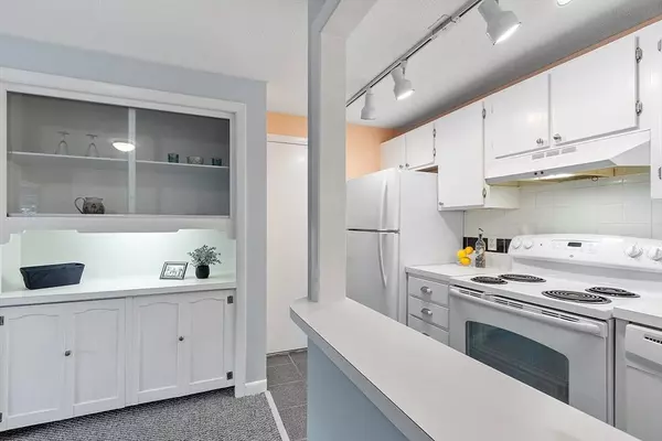 666 Farm Rd #7, Marlborough, MA 01752