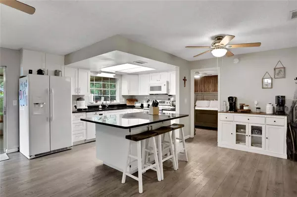 936 SOUTHPOINT LN, Lakeland, FL 33813