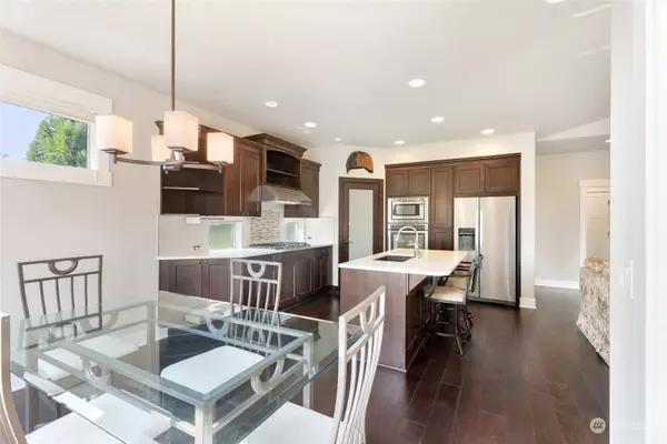 686 SE Whimbrel LOOP, College Place, WA 99324