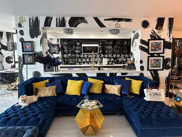 1000 Quayside Ter #PH7, Miami, FL 33138