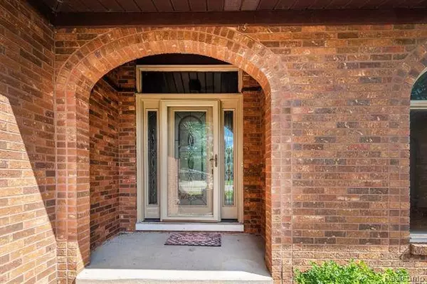 16155 TOULOUSE, Fraser, MI 48026