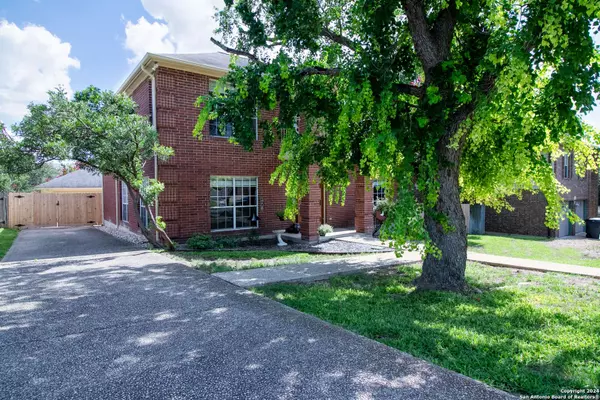 28006 ROCKY HOLW, San Antonio, TX 78258-1947