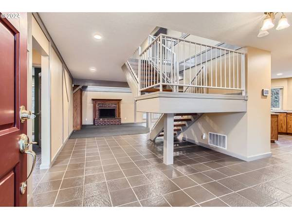 2370 NE JACKSON SCHOOL RD, Hillsboro, OR 97124