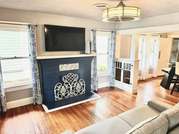 1206 E ELLICOTT ST, Tampa, FL 33603