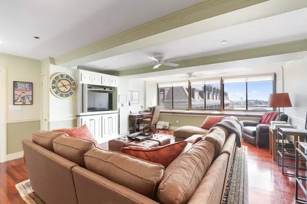 357 Commercial St #725, Boston, MA 02109