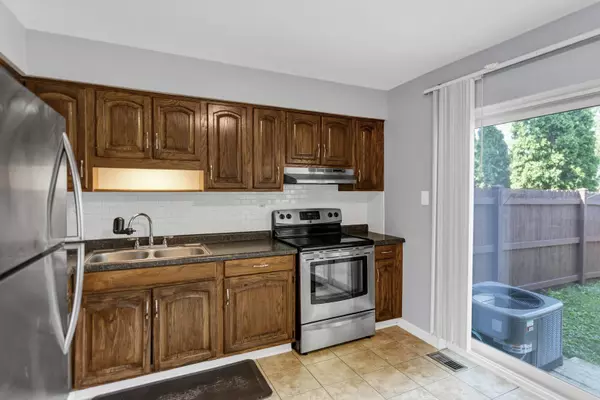 1S300 Ingersoll LN, Villa Park, IL 60181