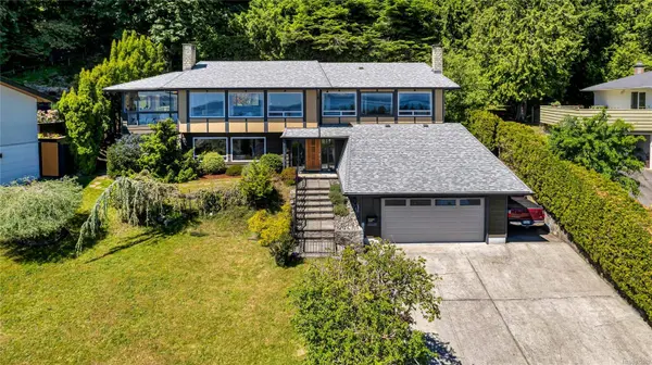 5254 Westover Pl, Saanich, BC V8Y 1P6