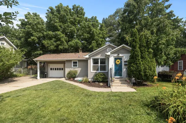 1405 Oxford ST, Hopkins, MN 55343