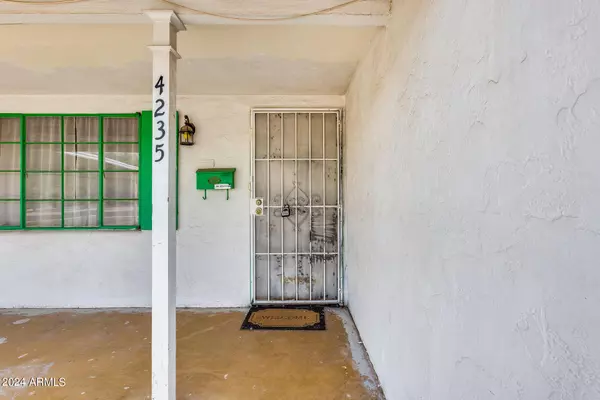 4235 N 16TH Drive, Phoenix, AZ 85015