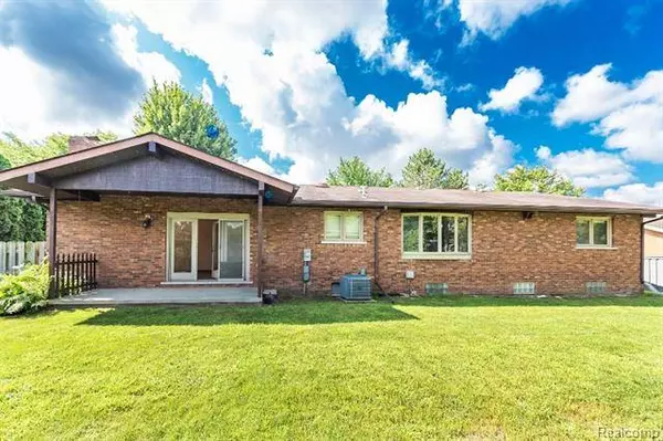 16155 TOULOUSE, Fraser, MI 48026