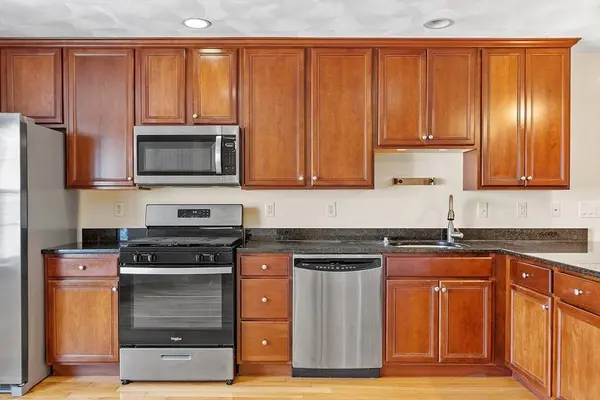 18 Dale St #6D, Andover, MA 01810