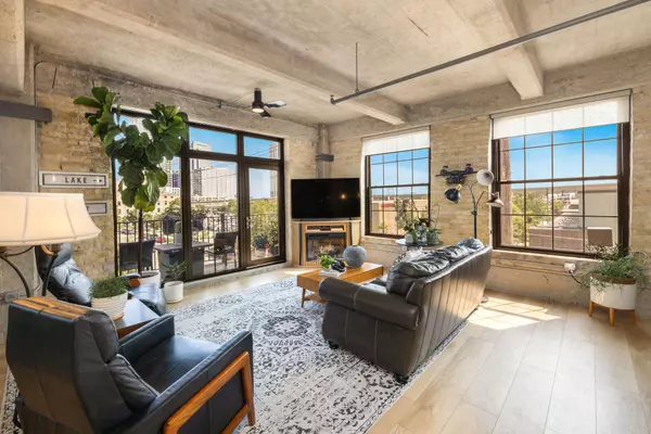 525 E Chicago Unit 305, Milwaukee, WI 53202