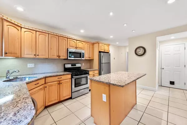 13 15 Th Ave, Haverhill, MA 01830