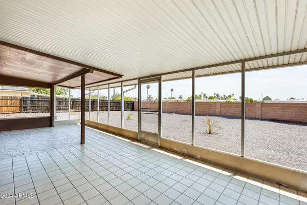10037 N BALBOA Drive, Sun City, AZ 85351