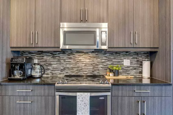 332 Marquis LN SE, Calgary, AB T3M 2G8