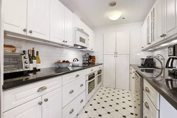 357 Commercial St #725, Boston, MA 02109