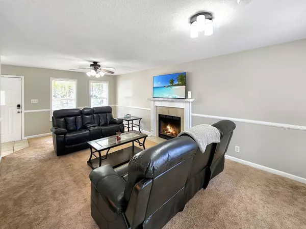 1964 Whirlaway Cir, Clarksville, TN 37042