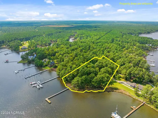 1134 Fork Point Road, Oriental, NC 28571