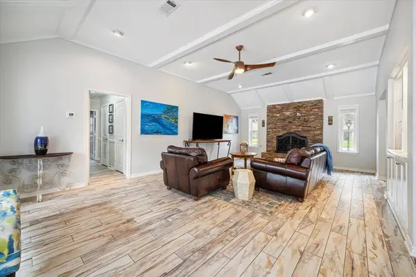 10722 Russett DR, Houston, TX 77042