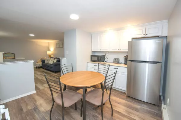 20 S Richards Ave #1, Ventnor, NJ 08406