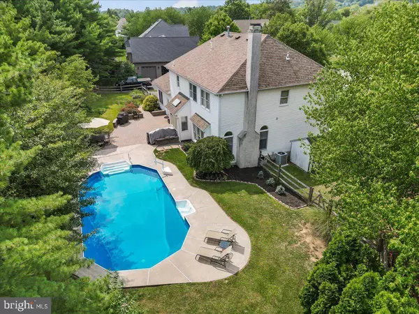 2010 BLACK BIRD CIR, Norristown, PA 19403