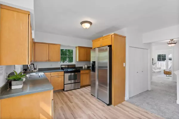 2709 E Whittaker, Saint Francis, WI 53235