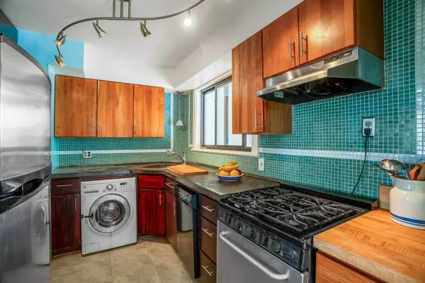 4547 White #B, Los Alamos, NM 87544