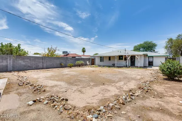 4235 N 16TH Drive, Phoenix, AZ 85015