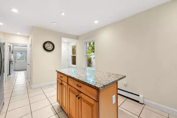 13 15 Th Ave, Haverhill, MA 01830