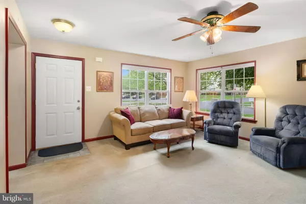 102 NEWPORT CT, Harleysville, PA 19438