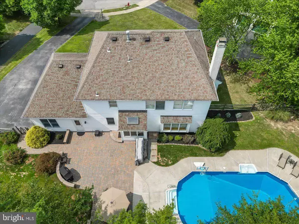 2010 BLACK BIRD CIR, Norristown, PA 19403