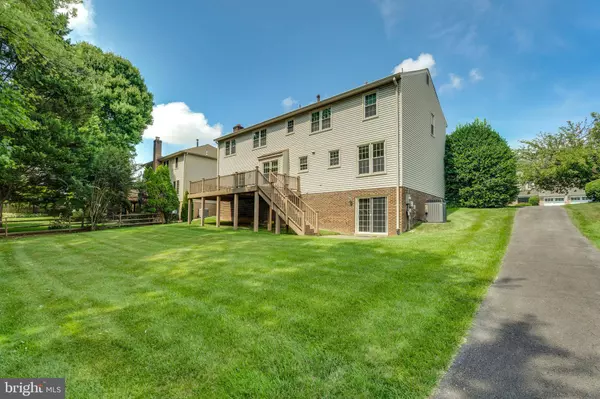 9313 KILBY GLEN DR, Vienna, VA 22182