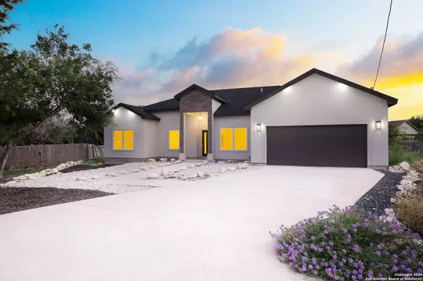 166 Rockingshire Ct, Spring Branch, TX 78070