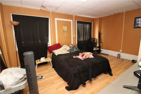 1402 4th Ave, Coraopolis, PA 15108