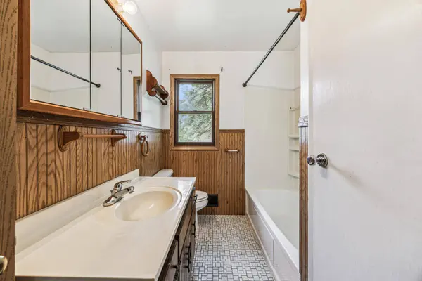 1740 Heritage ST, Centerville, MN 55038