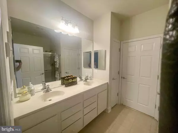 44407 MALTESE FALCON SQ, Ashburn, VA 20147