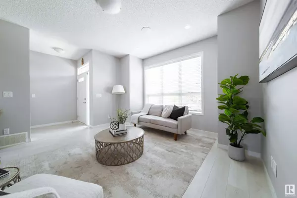 2115 160 ST SW, Edmonton, AB T6W 4E5