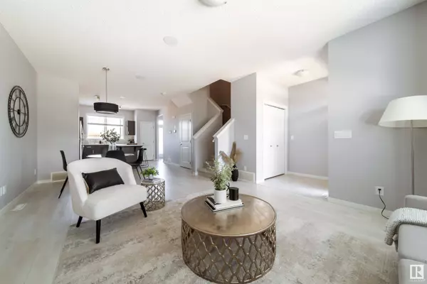 2115 160 ST SW, Edmonton, AB T6W 4E5