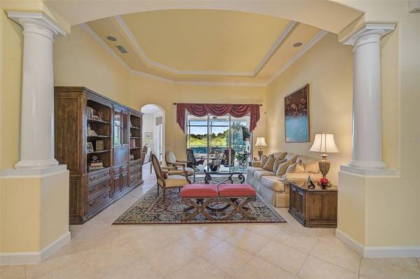 198 MONTELLUNA DR, North Venice, FL 34275