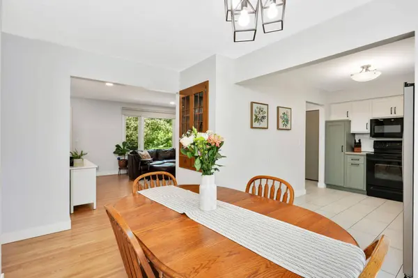 2966 Mildred DR, Roseville, MN 55113