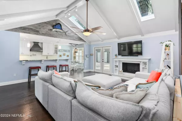 12761 DOGWOOD HILL DR, Jacksonville, FL 32223