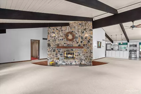 2616 N 41st RD, Sheridan, IL 60551