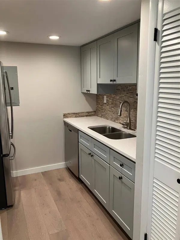 1575 GREENLEA DR #5, Clearwater, FL 33755