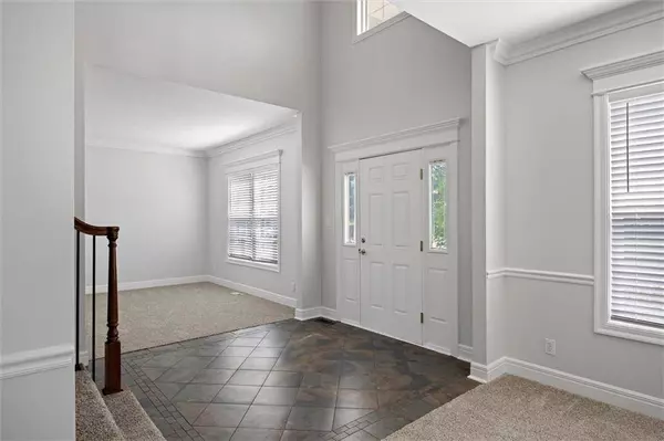 706 Willow DR, Lansing, KS 66043